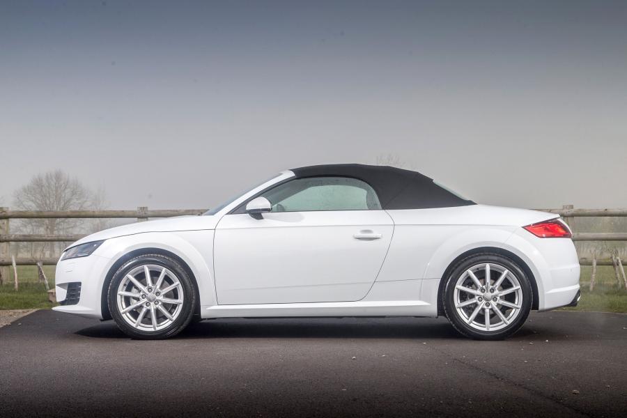  Audi TT Roadster 1.8 TFSI (8S) 2016 года  (UK) (фото 4 из 10)